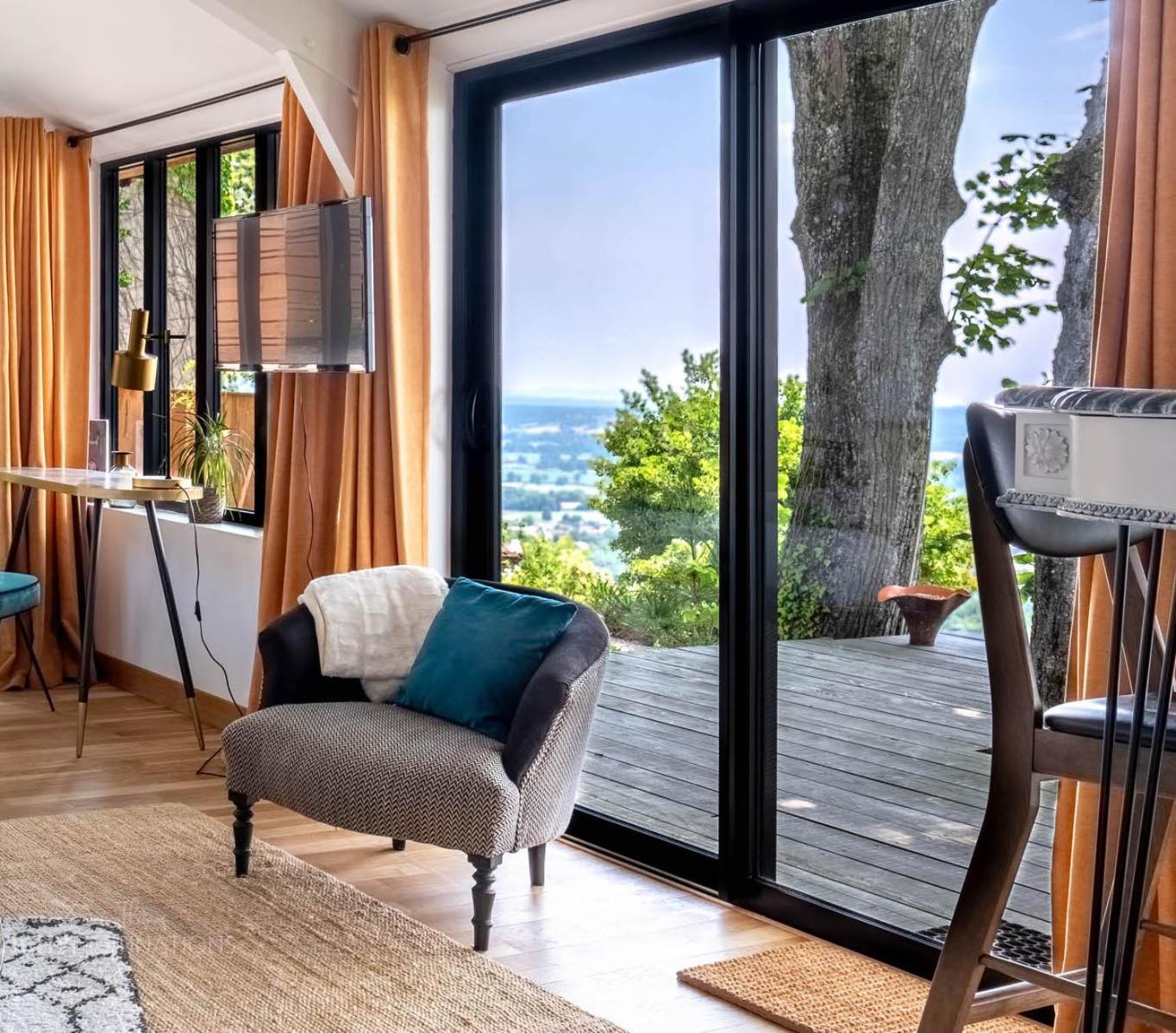 Lodge-belvedere Sur Les Hauteurs De Vichy