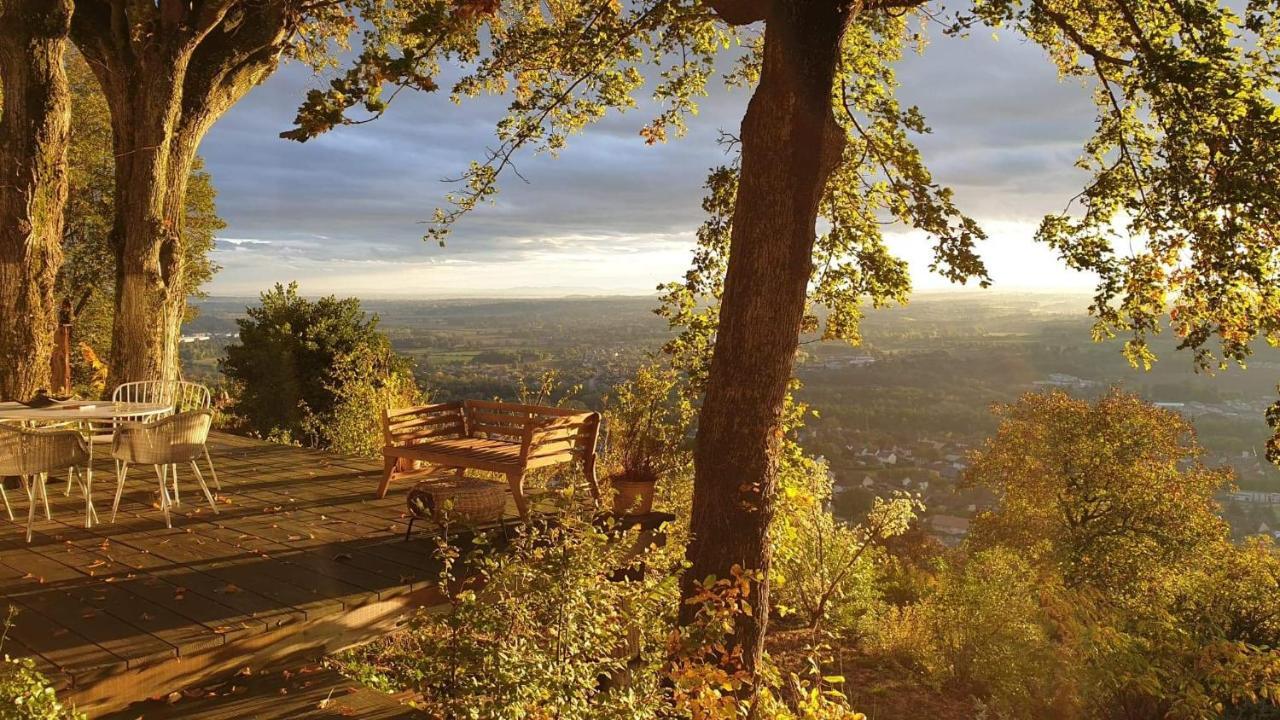 Lodge Lodge-belvedere Sur Les Hauteurs De Vichy